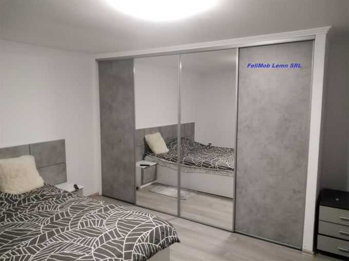 mobila valcea Dormitor, Dressing cu oglinzi si usi glisante